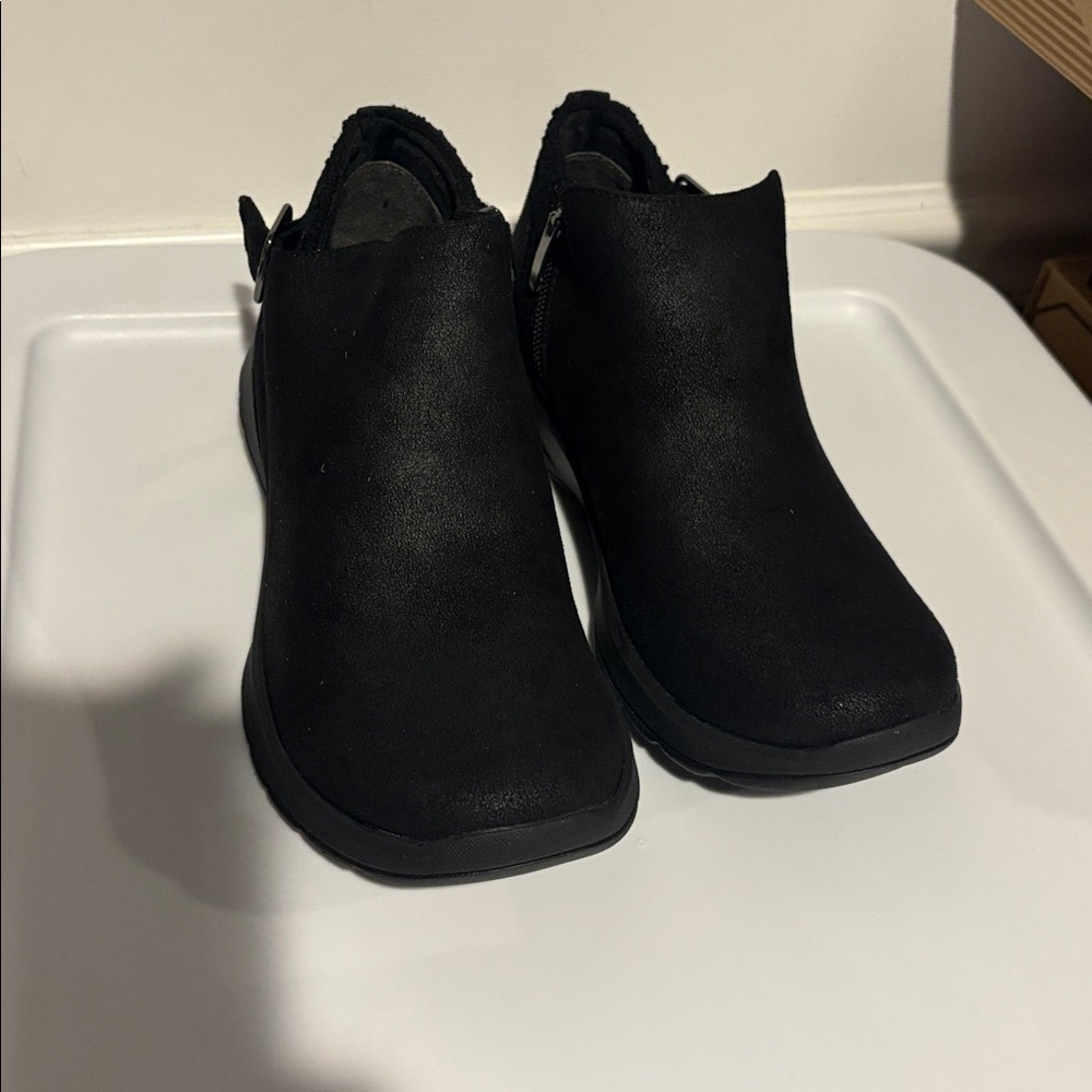 Breezies Black Ankle Booties - Picture 2 of 6